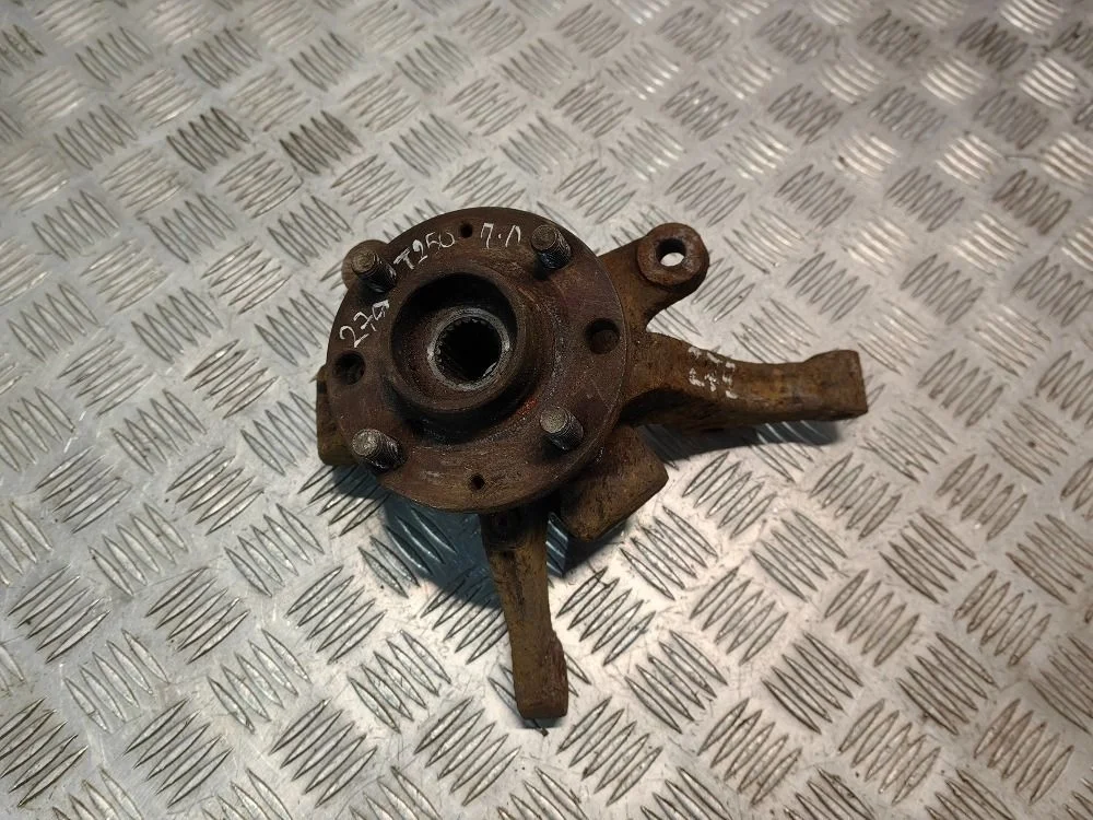 Кулак поворотный передний левый Chevrolet Aveo