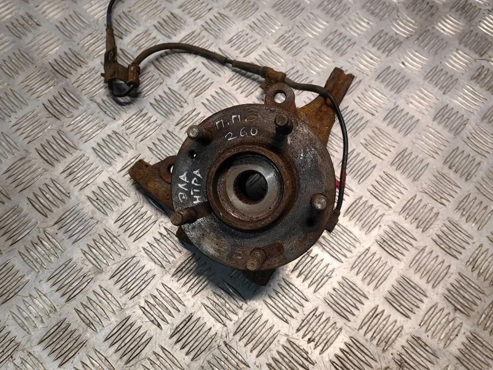 Кулак поворотный передний правый Hyundai Elantra