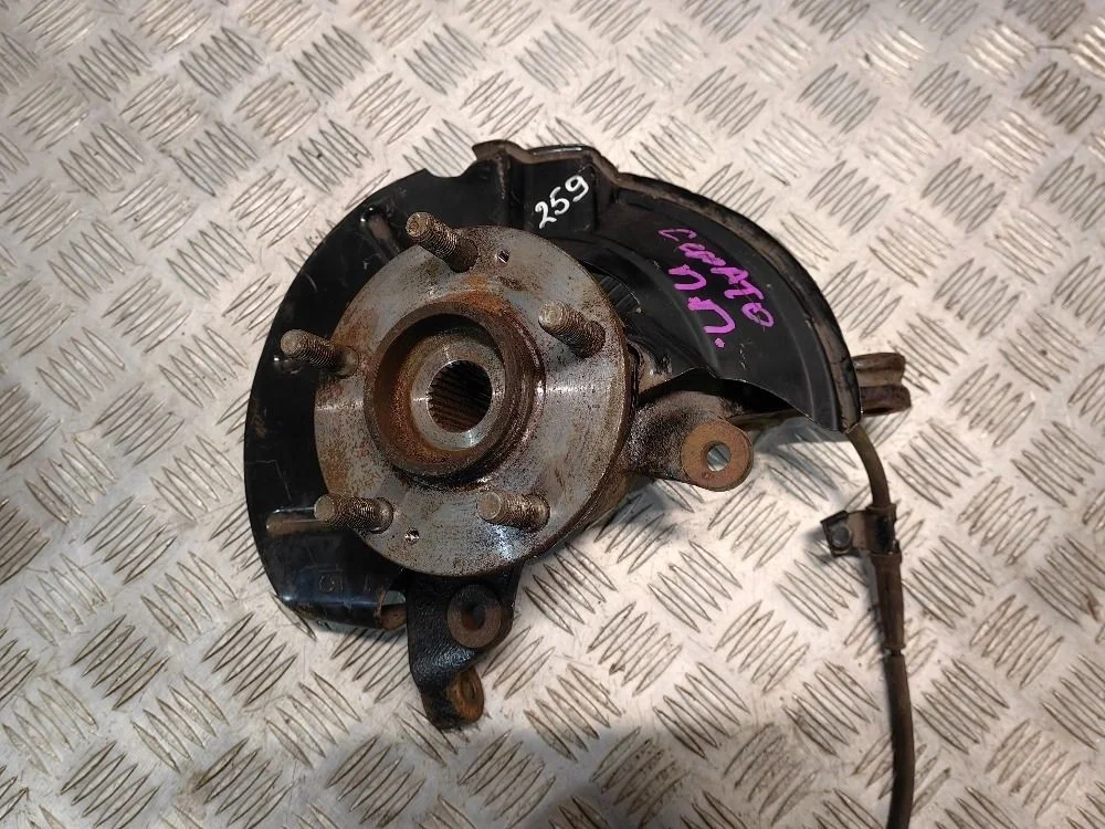 Кулак поворотный передний левый Kia Cerato II