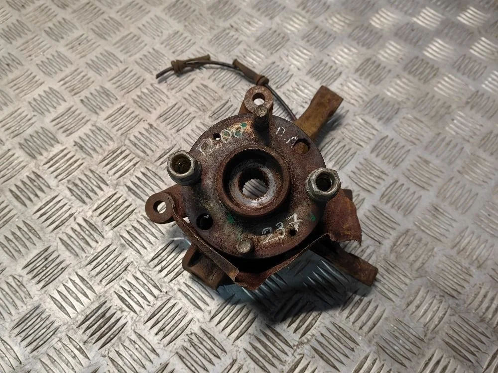 Кулак поворотный передний левый Chevrolet Aveo