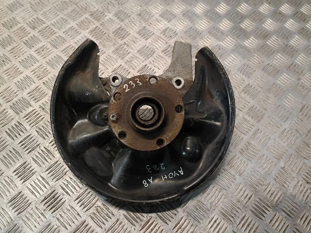 Кулак поворотный задний правый Audi A8 D2