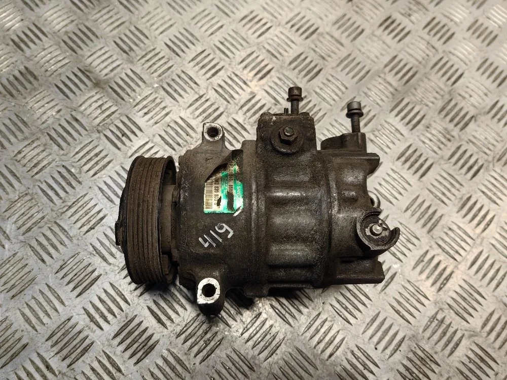 Компрессор кондиционера VW Passat B6