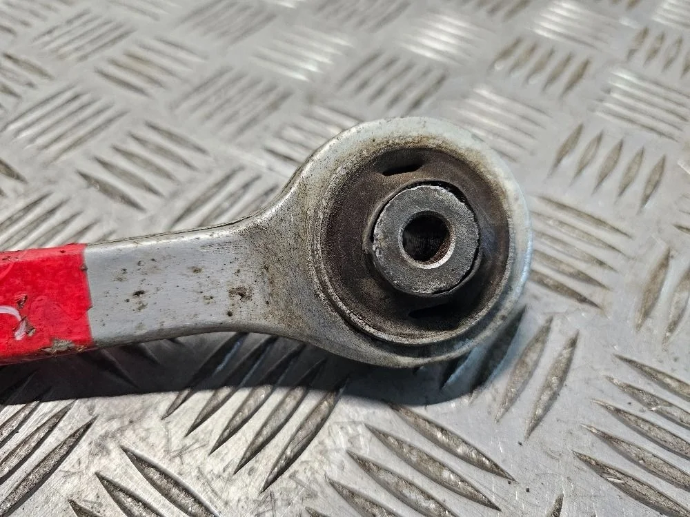 Рычаг подвески Volkswagen Passat B5