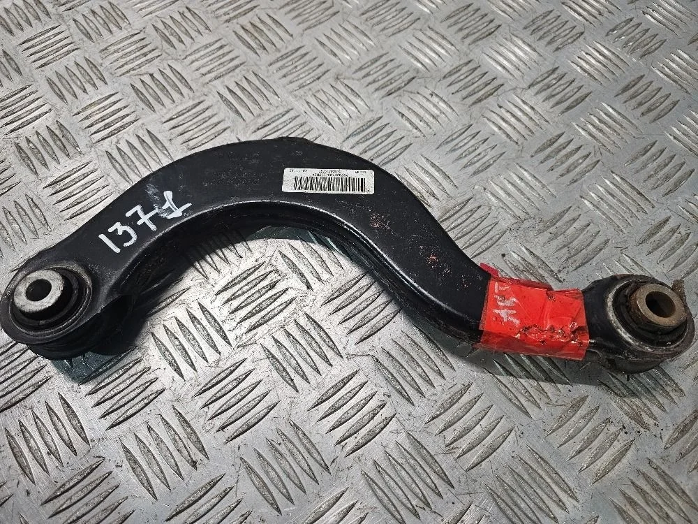 Рычаг задний верхний Skoda Octavia A5