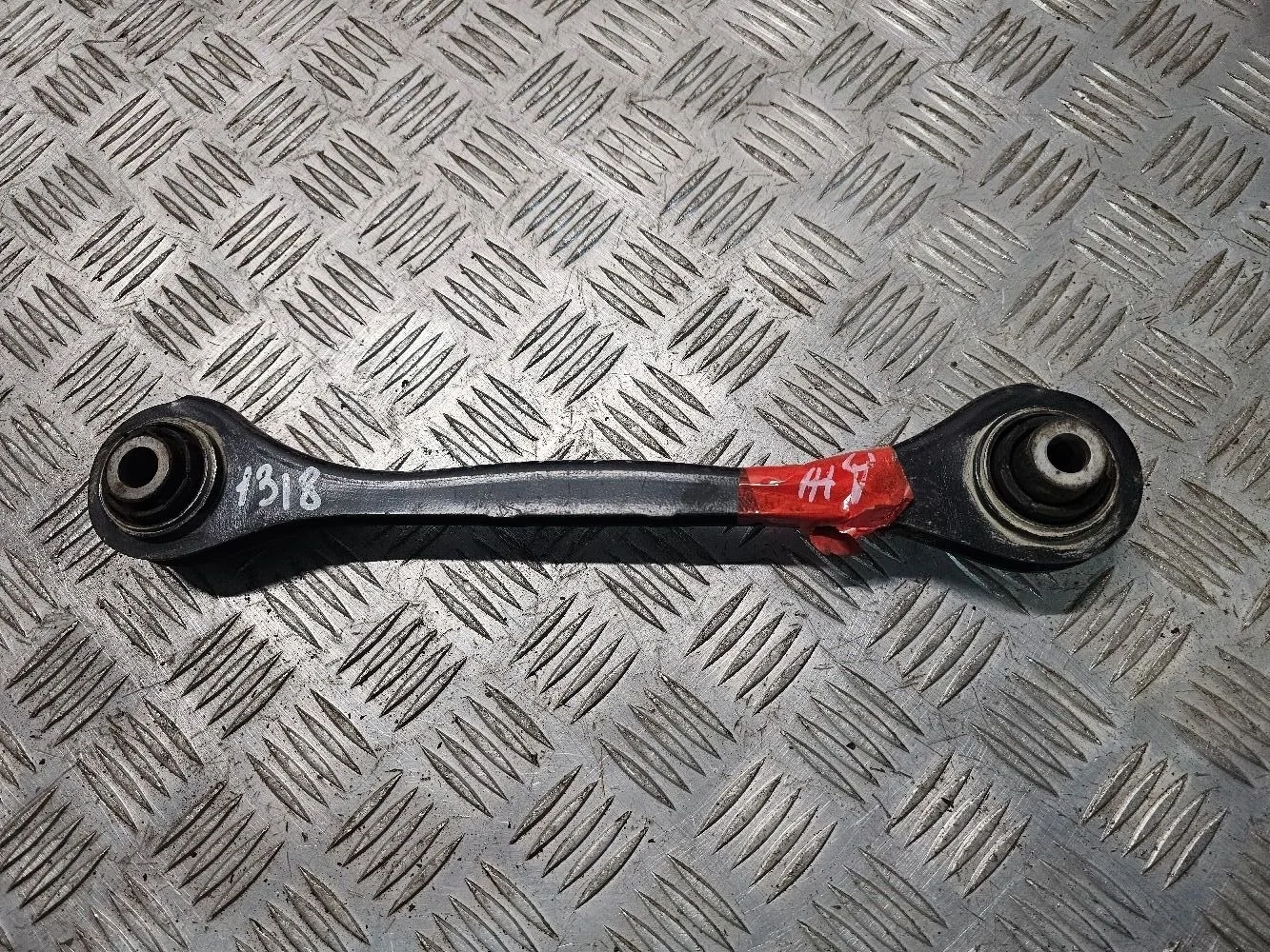 Рычаг задний правый Volkswagen Jetta 5