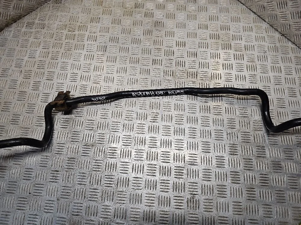 Cтaбилизaтoр пeредний Оpеl Astrа Н