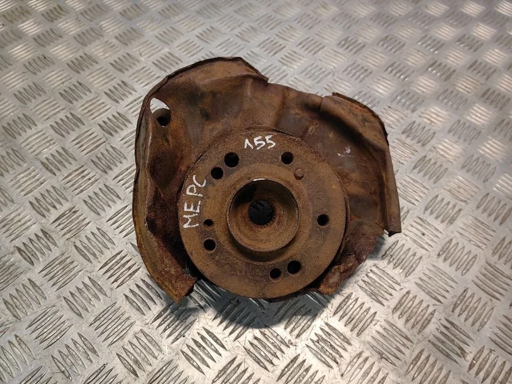 Кулак поворотный задний левый Mercedes-Benz C W210