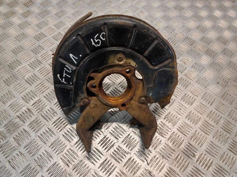 Поворотный кулак передний левый Skoda Yeti