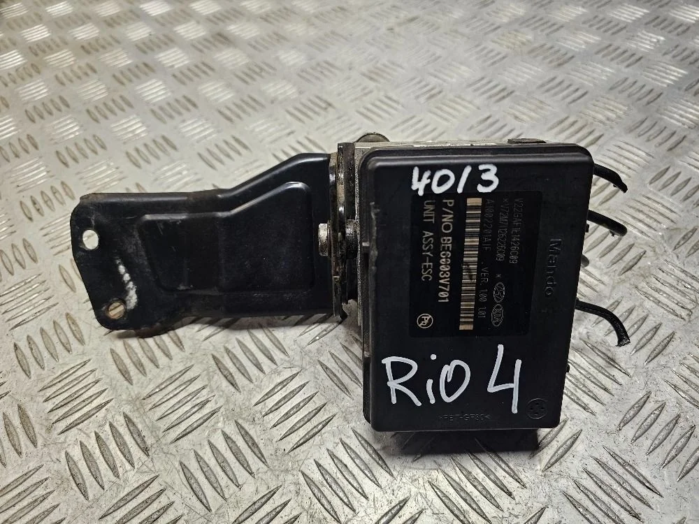 Блок ABS (насос) Hyundai Solaris II