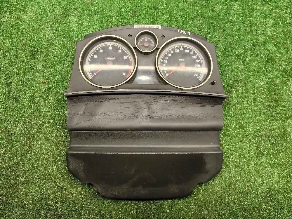 Панель приборов Opel Astra H