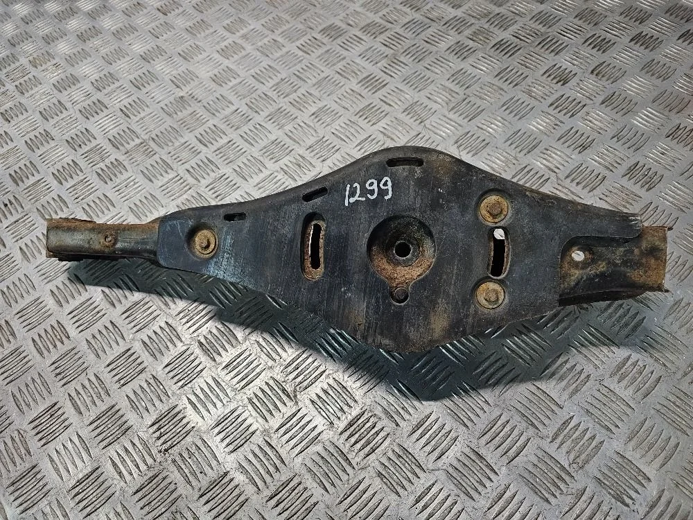 Рычаг подвески задний левый Volkswagen Golf