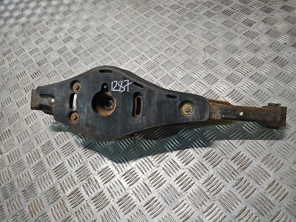 Рычаг подвески задний левый Volkswagen Golf