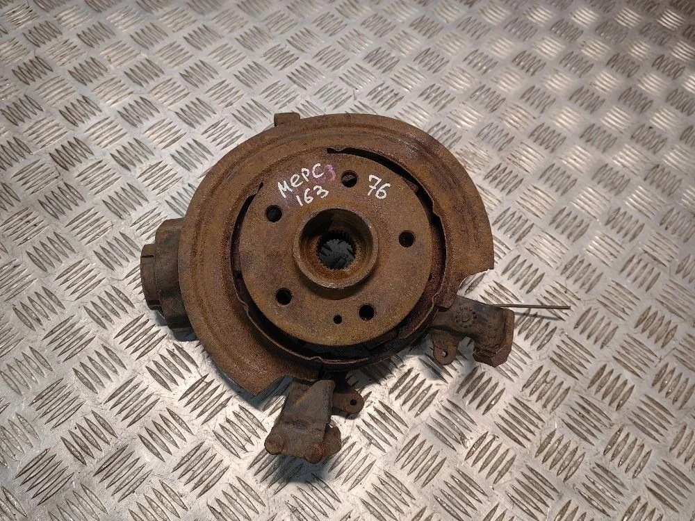 Кулак поворотный задний правый Mercedes-Benz W163