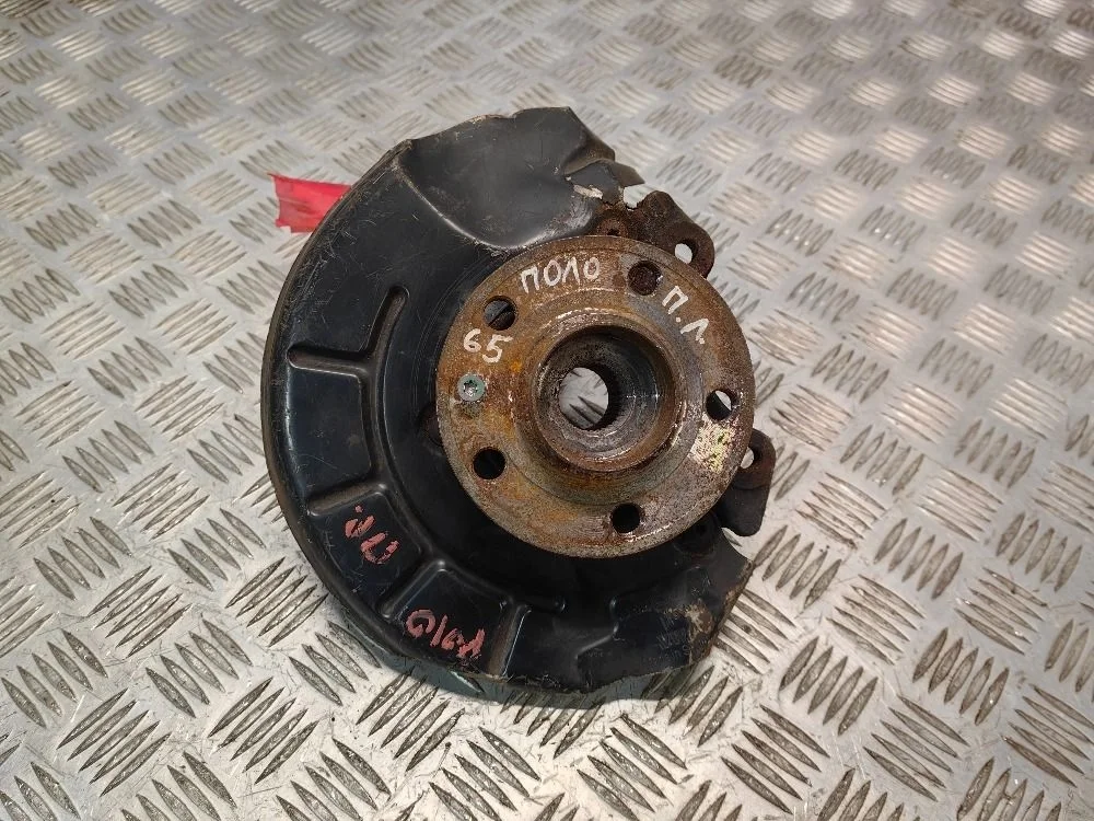 Кулак поворотный передний правый Volkswagen Polo V