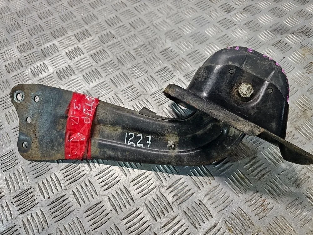 Рычаг задний правый Volkswagen Touran