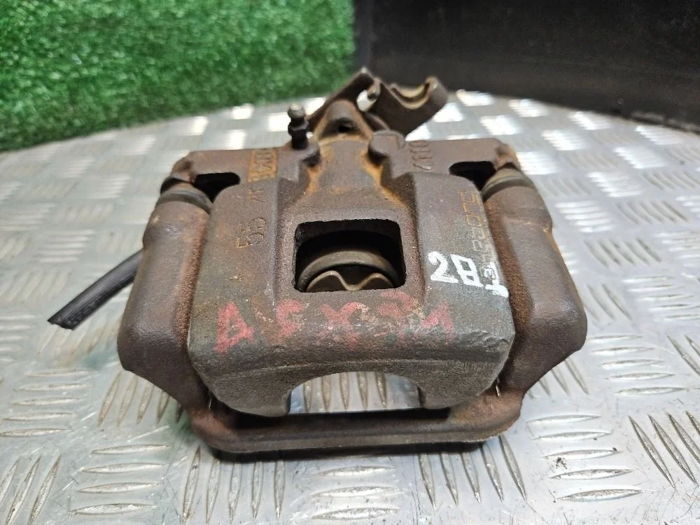 Суппорт тормозной задний левый на Mitsubishi ASX