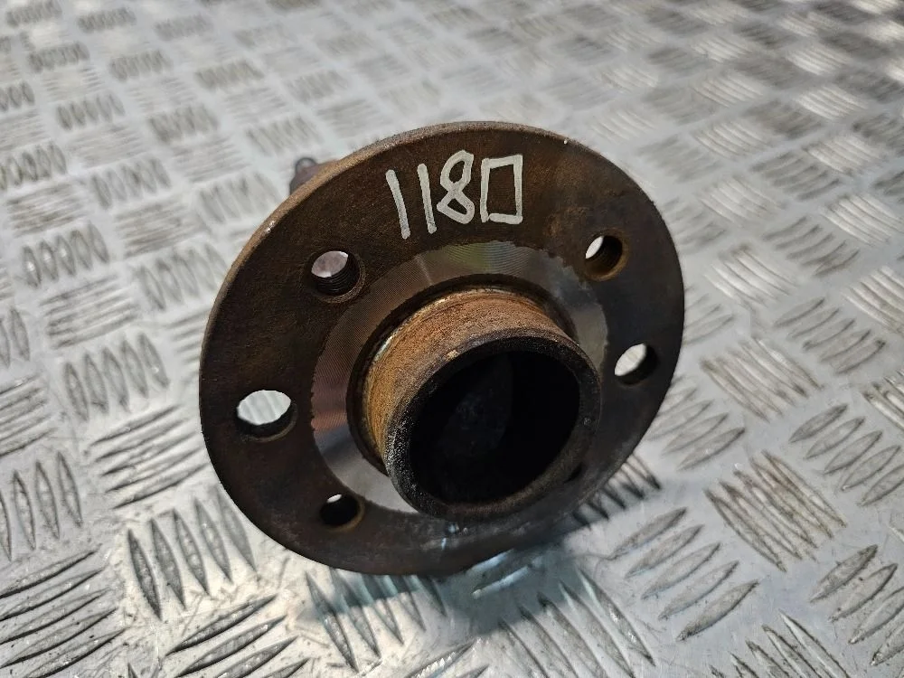 Ступица задняя правая Opel Zafira A