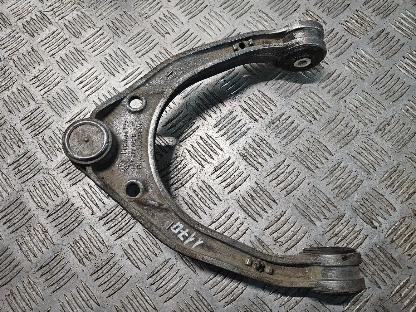 Рычаг передний правый Volkswagen Touareg