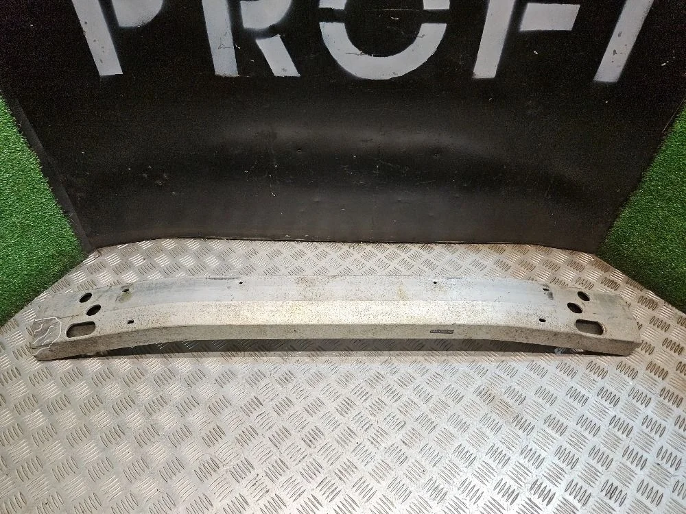 Усилитель переднего бампера Lexus RX350