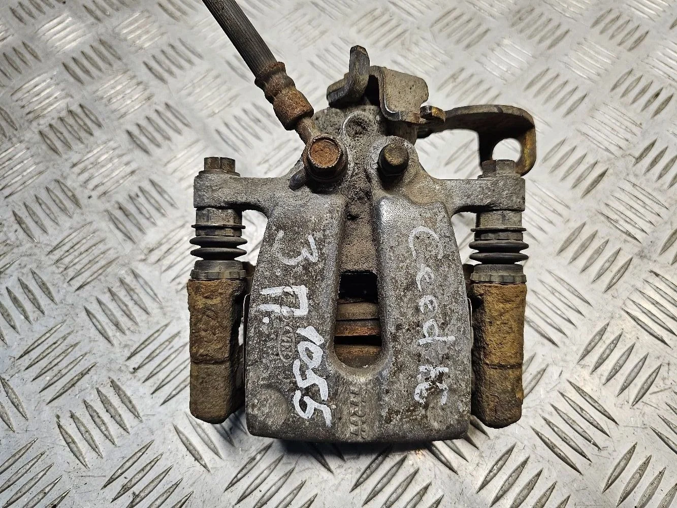 Суппорт задний правый Киа Сид