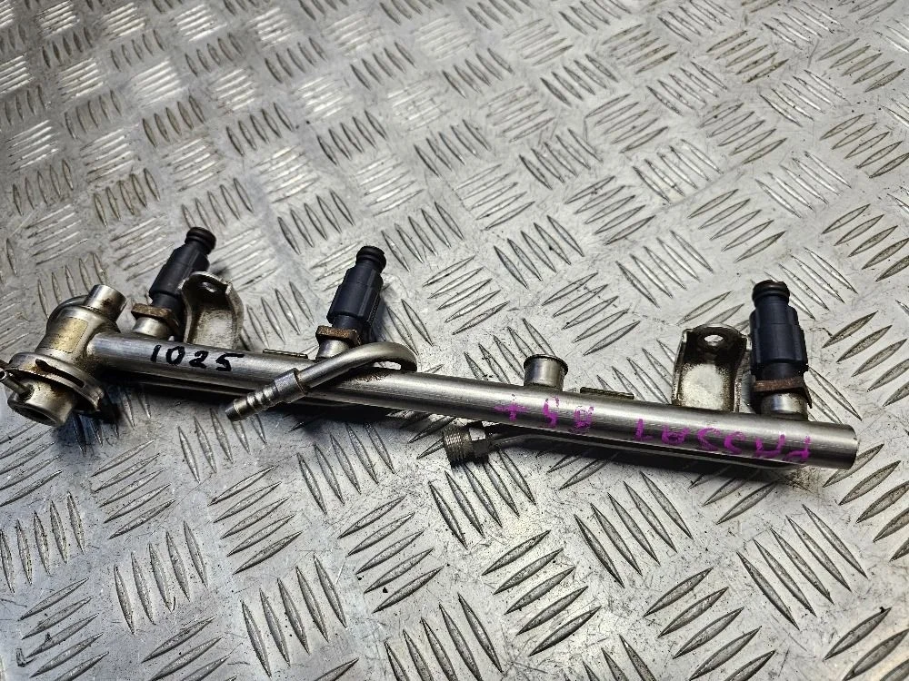 Топливная рейка Volkswagen Passat (B5)