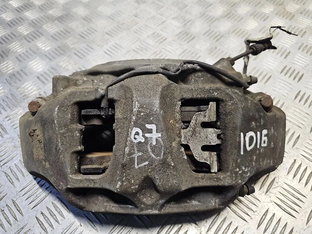 Суппорт тормозной передний правый Audi Q7