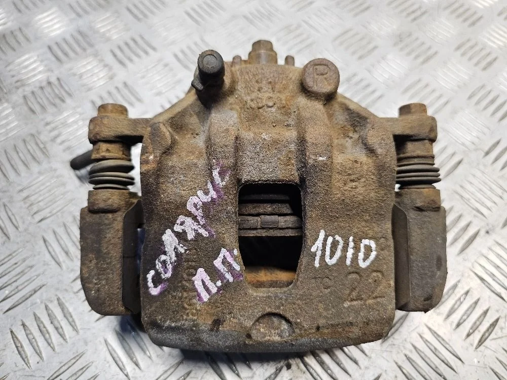 Суппорт Hyundai Solaris передний правый