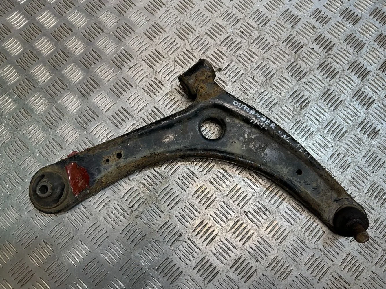 Рычаг передний правый Mitsubishi Outlander I рест
