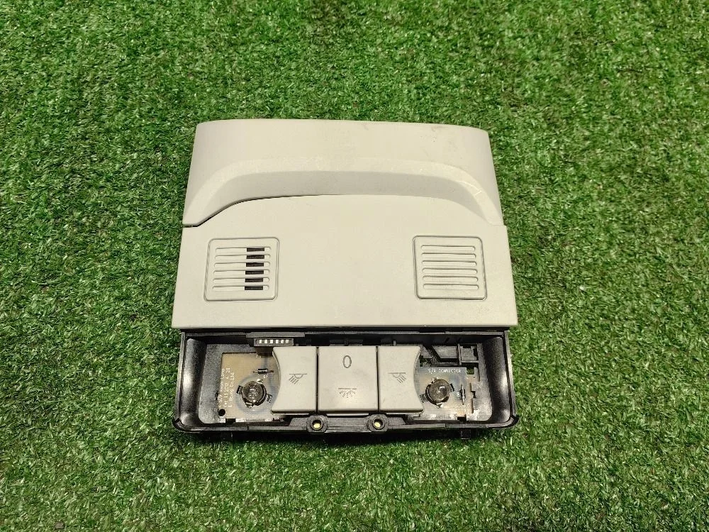 Центральный плафон Skoda Octavia A7