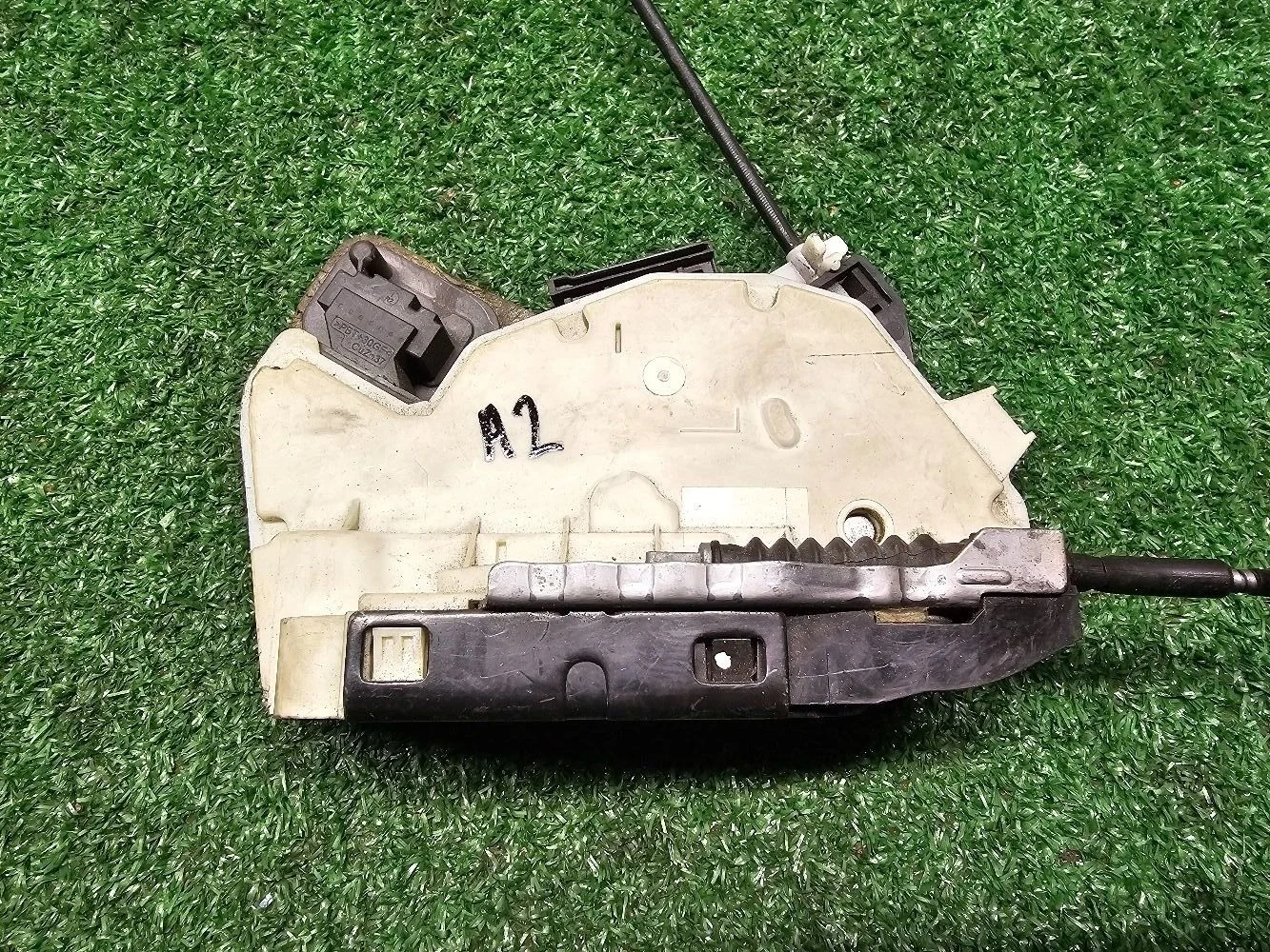 Замок двери Volkswagen Polo