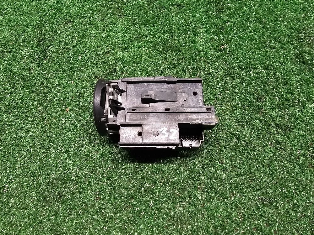 Замок зажигания Volkswagen Passat Cc