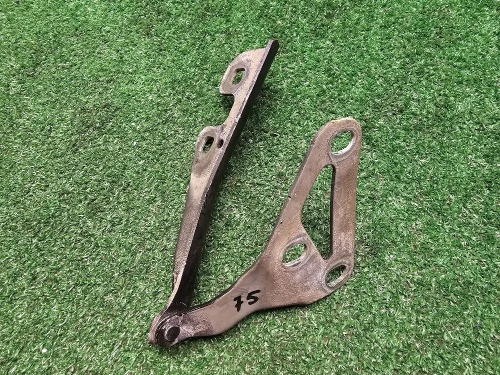 Петля капота правая Opel Astra h