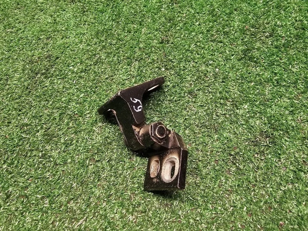 Петля двери передней правой верхняя  Volkswagen