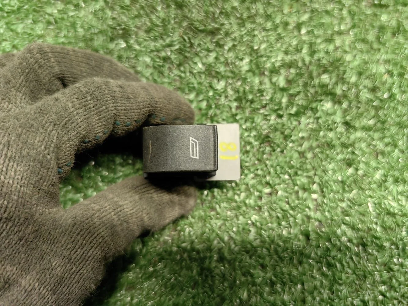 Кнопка стеклоподъемника Audi A6 C5