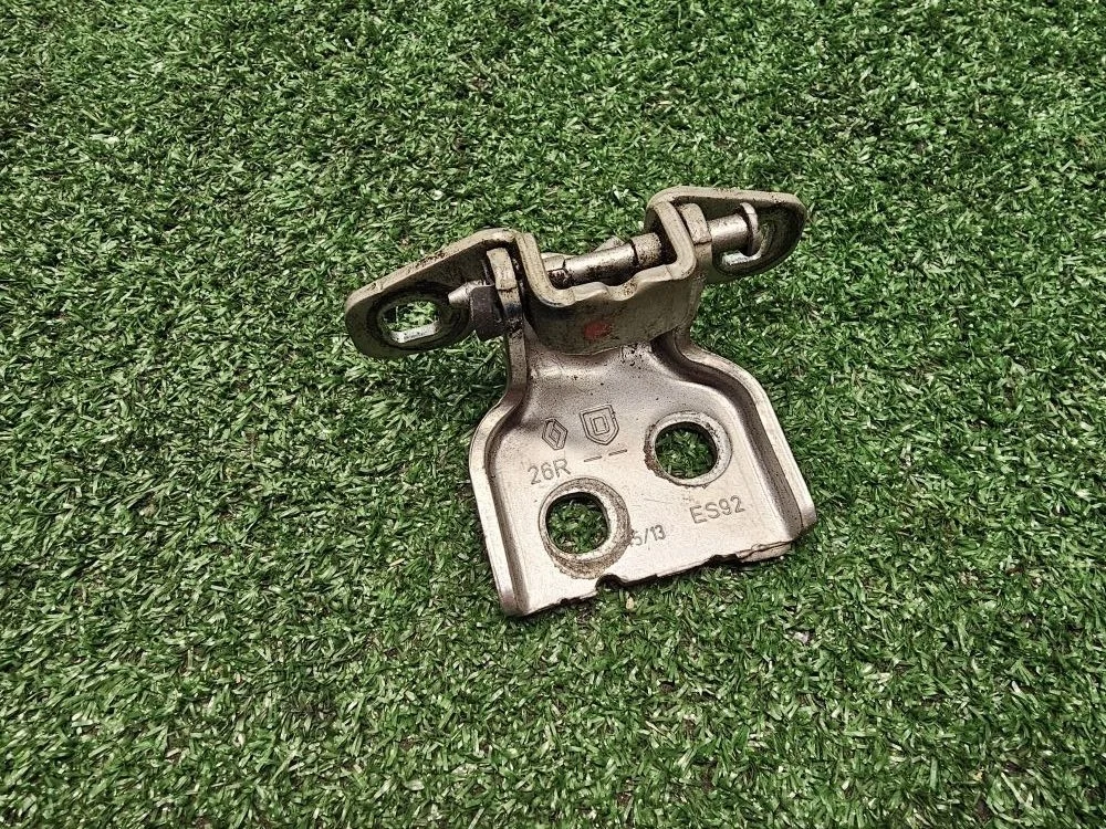 Петля двери задняя левая Renault Duster 2