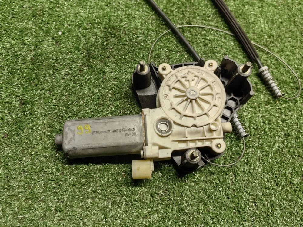 Моторчик стеклоподъемника Renault Symbol