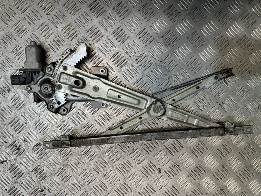 Стеклоподъемник электр. передний левый  Mitsubishi