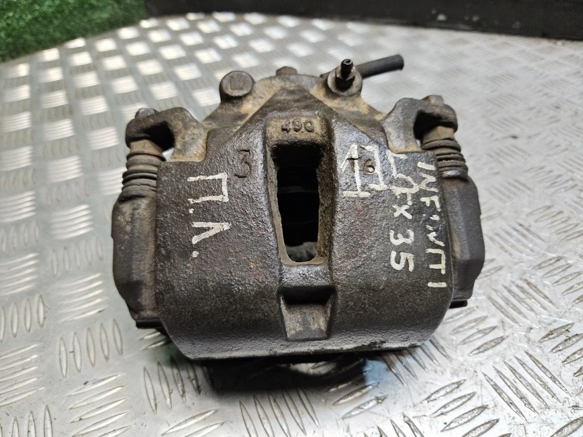 Суппорт передний левый Infiniti FX35