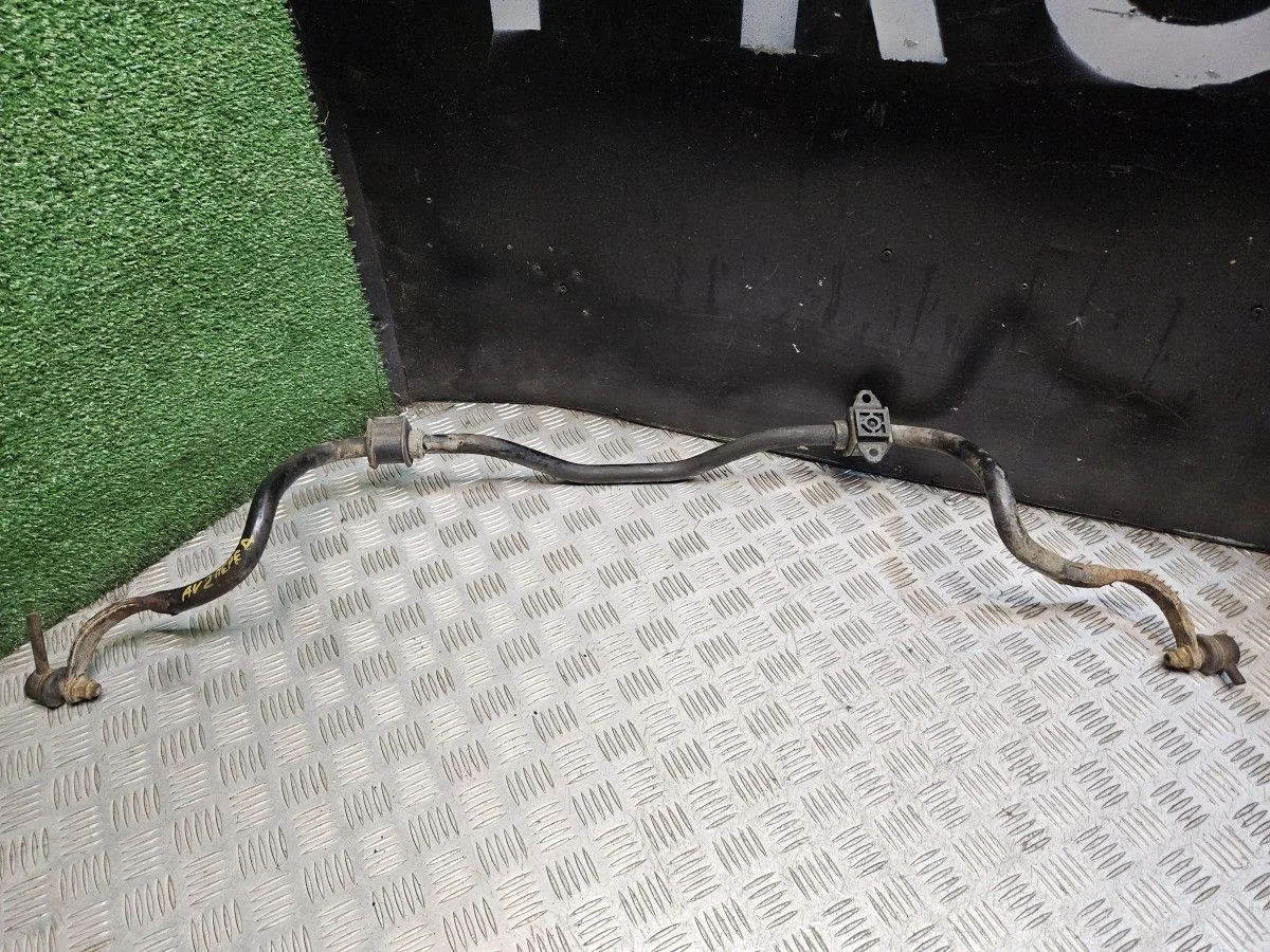 Задний стабилизатор Toyota Avensis 2 T250