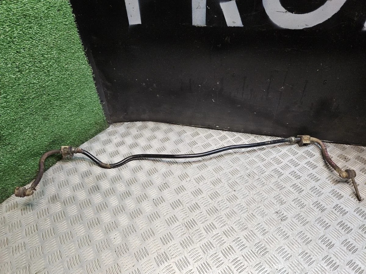 Задний стабилизатор на Toyota Avensis T220