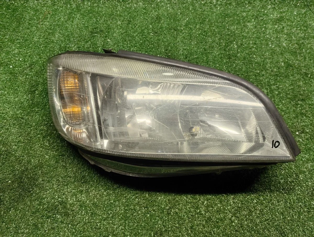 Фара передняя правая Opel Zafira A