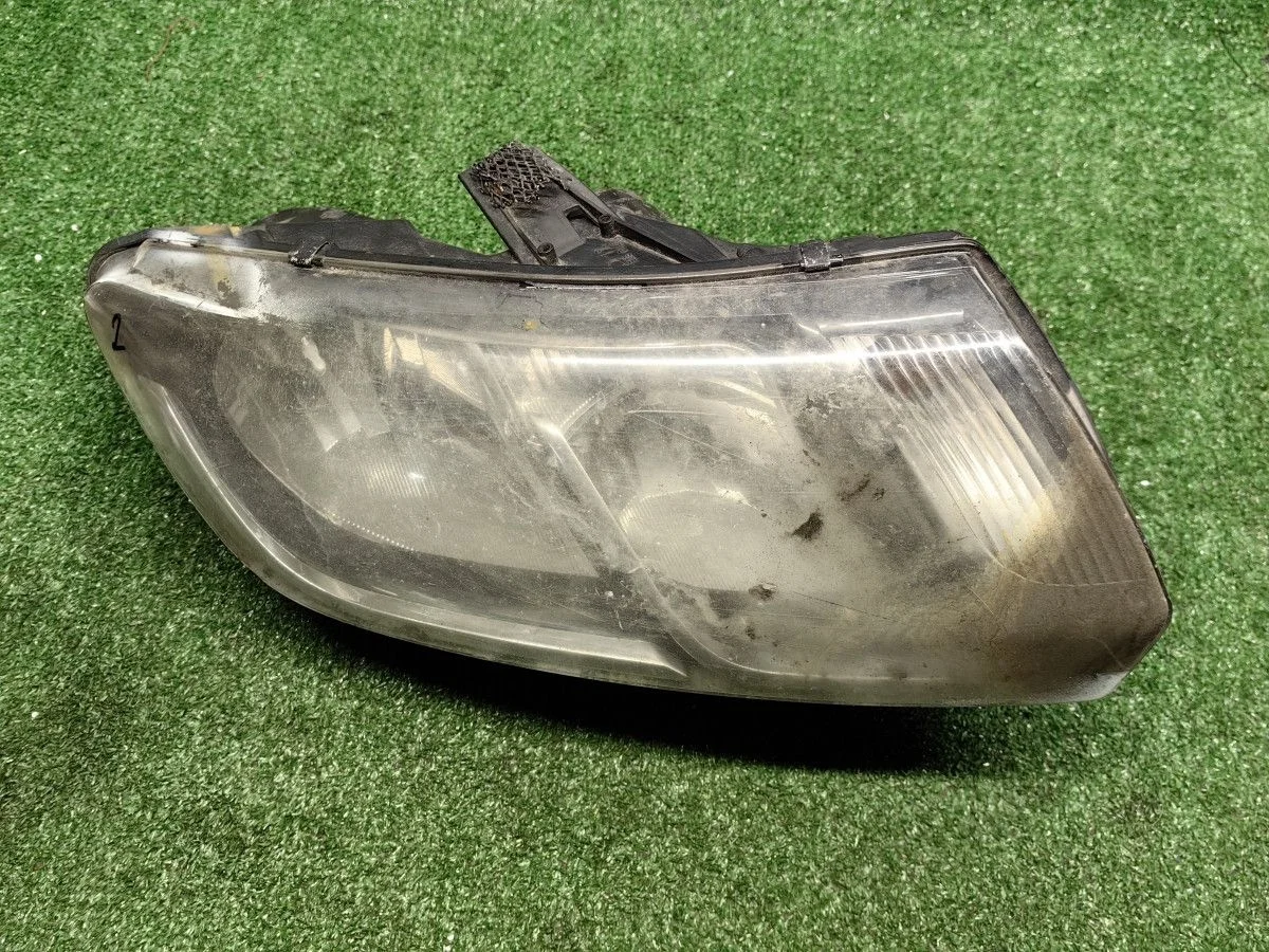 Фара правая Renault Logan II