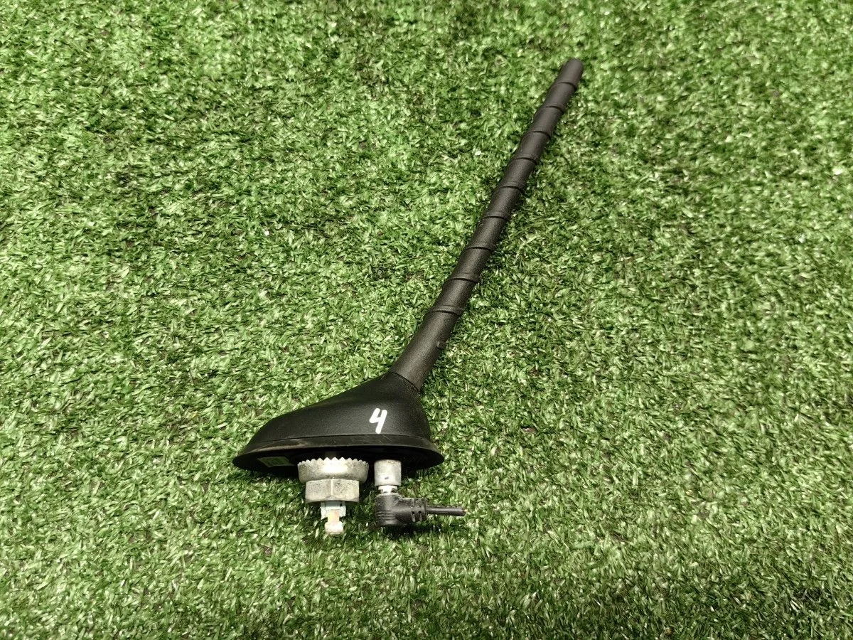 Антенна Hyundai Solaris 1