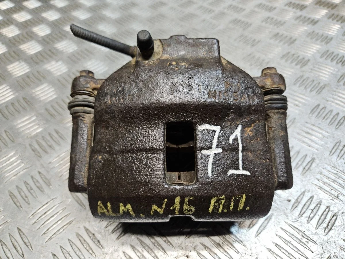 Суппорт передний правый на Nissan Almera N16