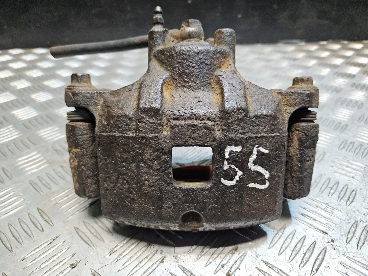 Суппорт передний правый на Mitsubishi Lancer 10