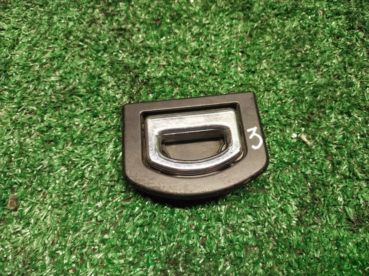 Кронштейн крепления груза Volkswagen Passat B5+