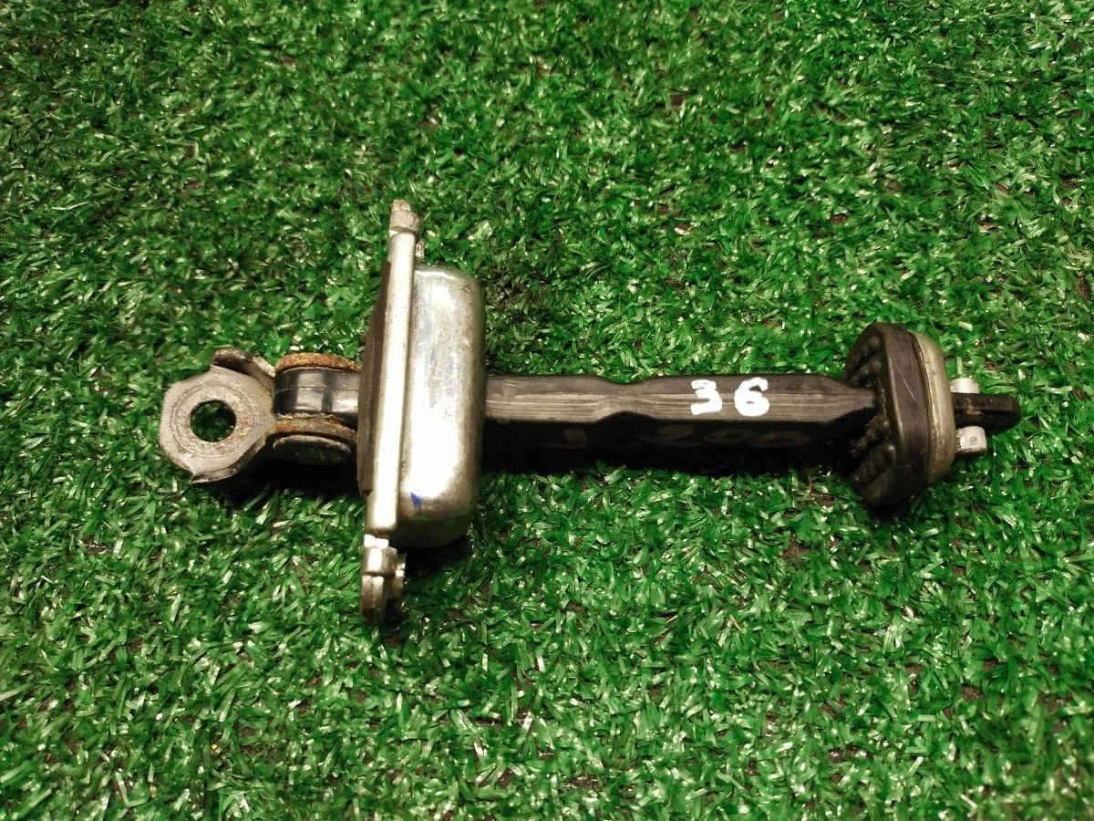 Ограничитель двери передний левый Chevrolet