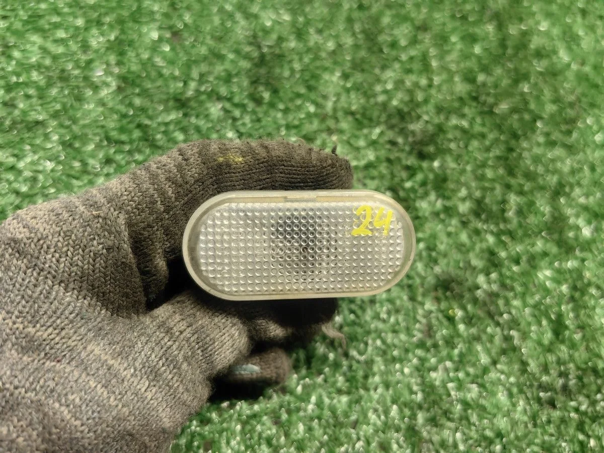 Повторитель на крыло Renault Logan