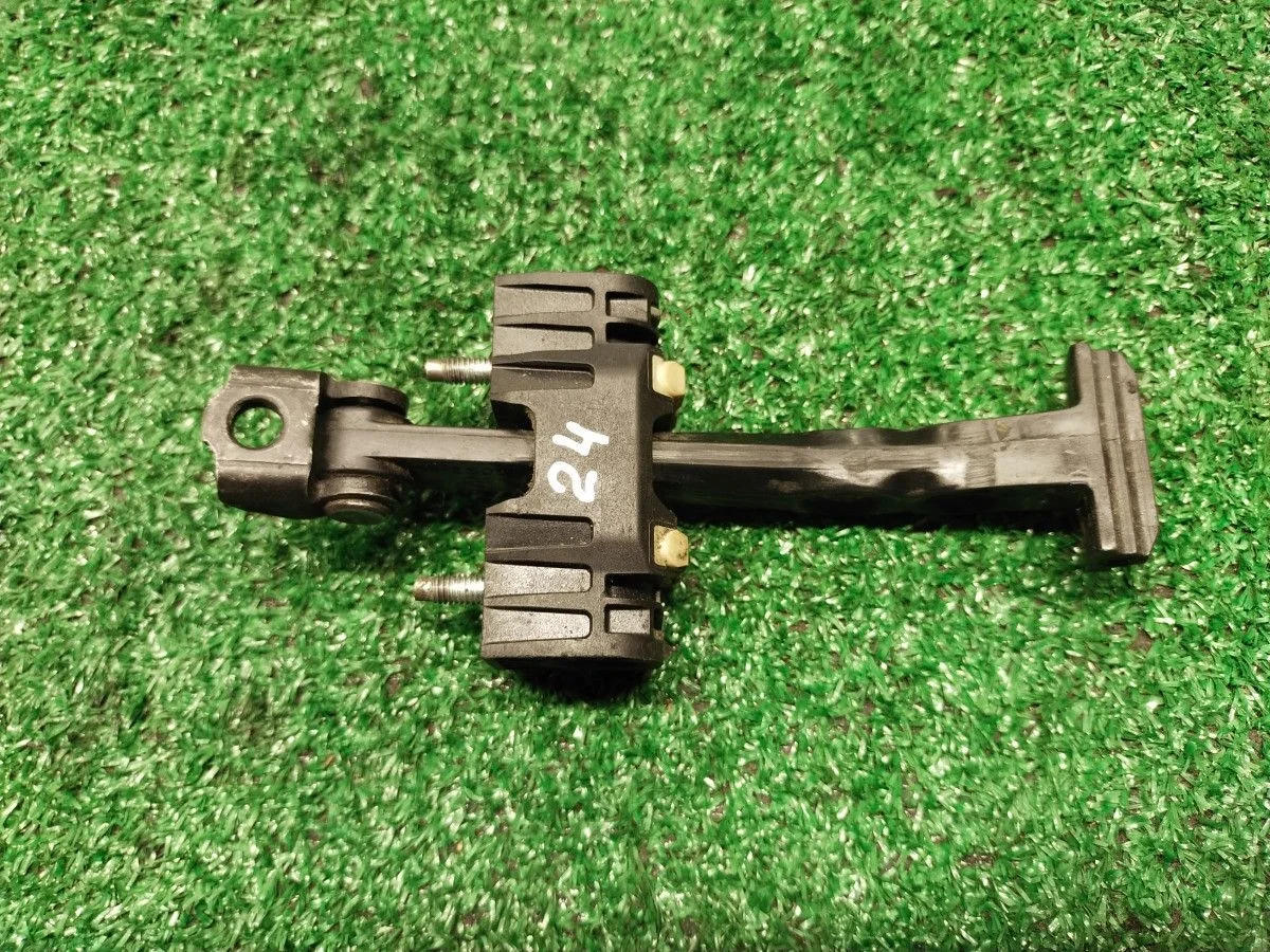 Ограничитель открывания двери задней Opel Zafira B