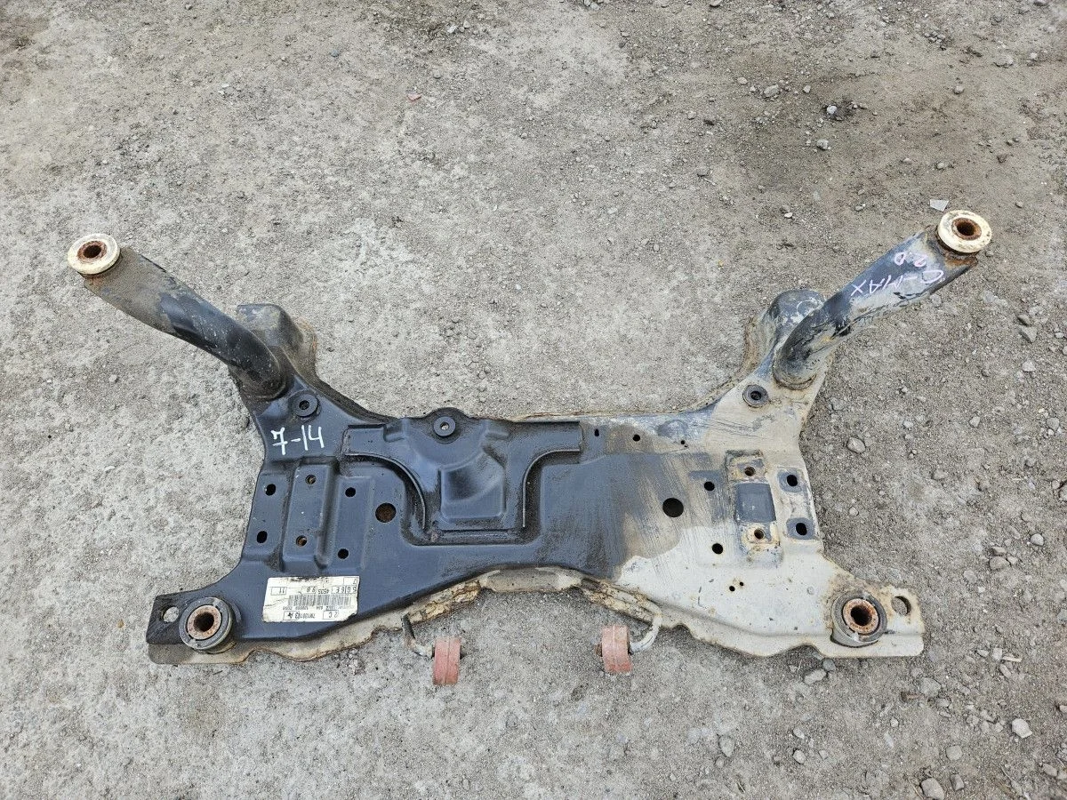 Подрамник передний на Ford C-MAX 2.0